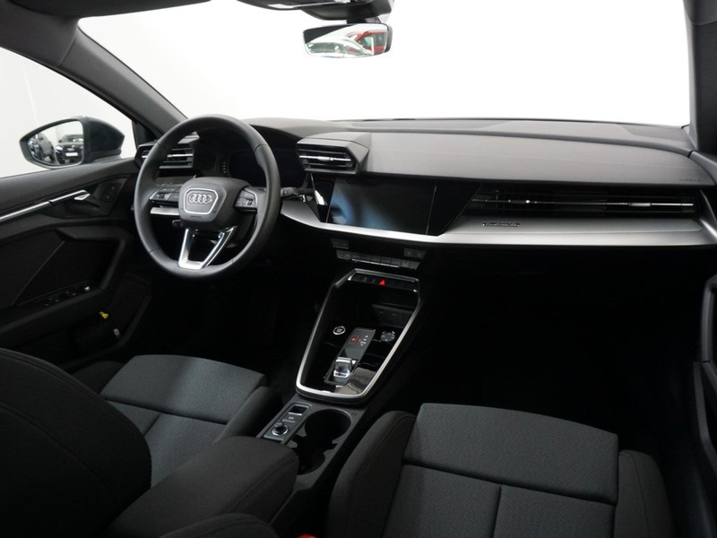 2 - Audi A3 sportback 40 2.0 tfsi business advanced quattro s-tronic