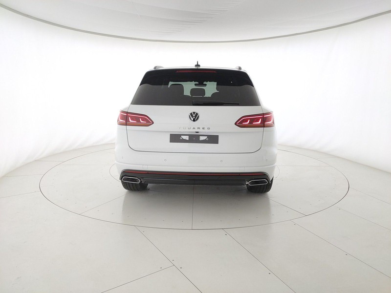 4 - Volkswagen Touareg 3.0 v6 tdi elegance r-line exterior pack 231cv tiptronic