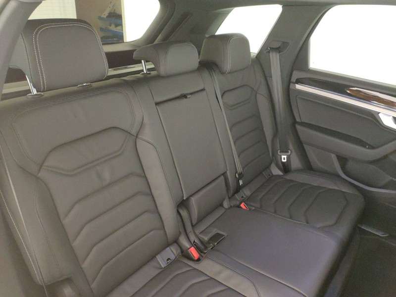 11 - Volkswagen Touareg 3.0 v6 tdi elegance r-line exterior pack 231cv tiptronic