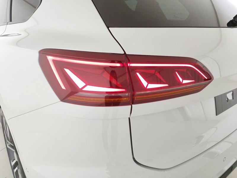 16 - Volkswagen Touareg 3.0 v6 tdi elegance r-line exterior pack 231cv tiptronic