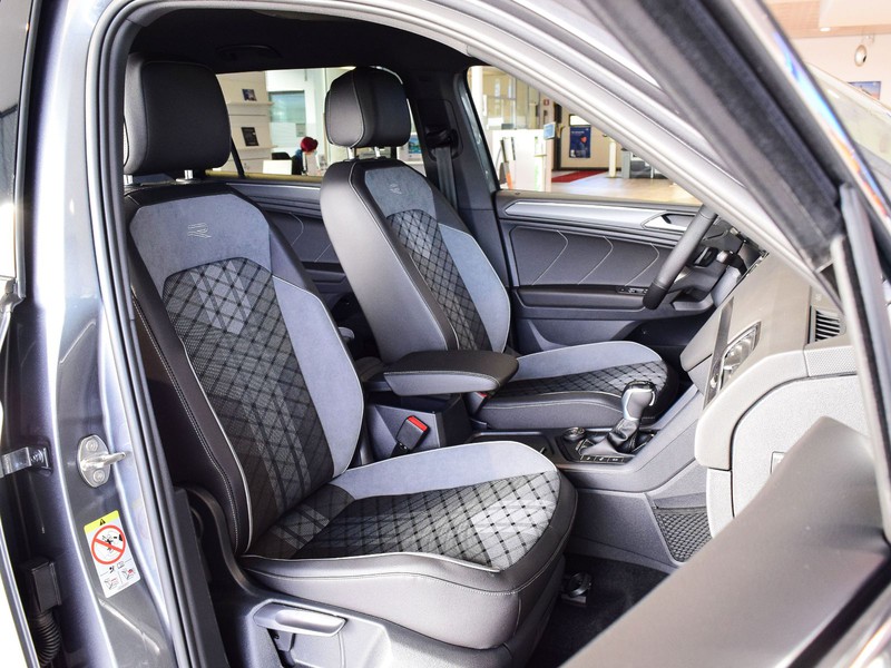 8 - Volkswagen Tiguan allspace 2.0 tdi r-line 4motion 150cv 7p.ti dsg