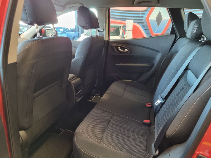 8 - Renault Kadjar 1.5 blue dci business 115cv edc