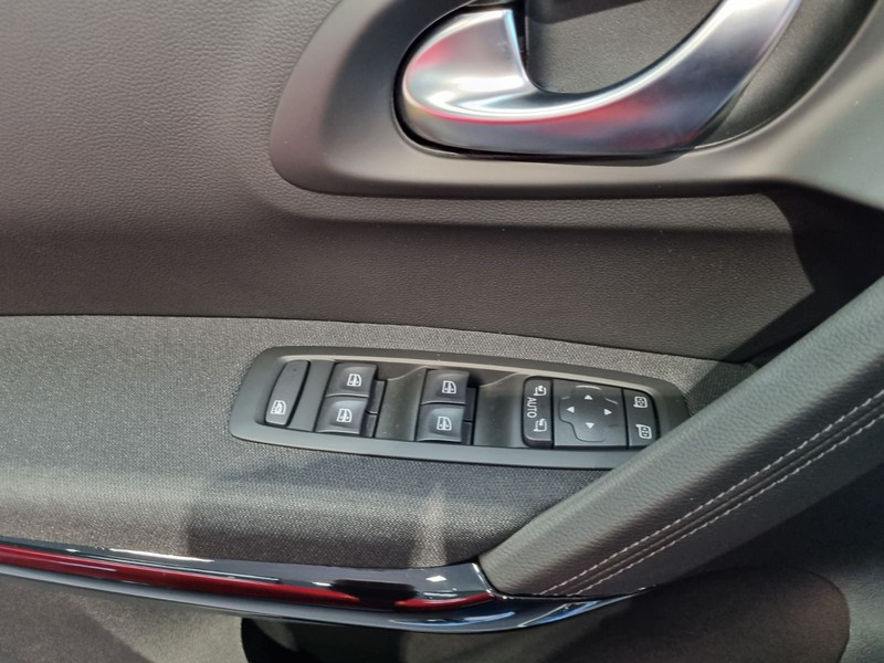 13 - Renault Kadjar 1.5 blue dci business 115cv edc