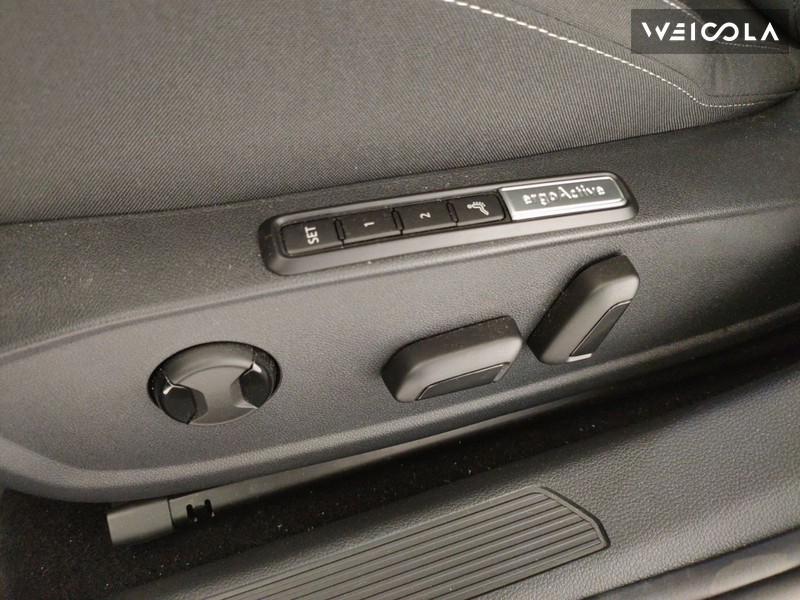 12 - Volkswagen Golf 2.0 tdi style 150cv dsg