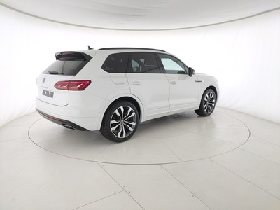 5 - Volkswagen Touareg eschini auto