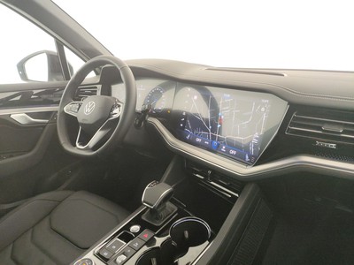 8 - Volkswagen Touareg eschini auto
