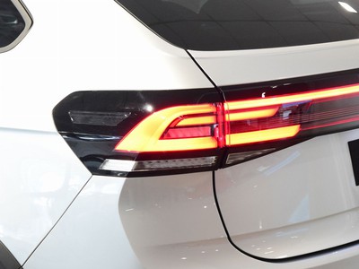 Volkswagen Taigo 1.0 tsi r-line 110cv - 13