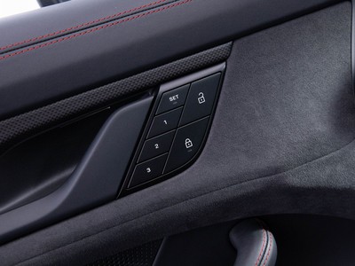 Porsche Taycan GTS - 13