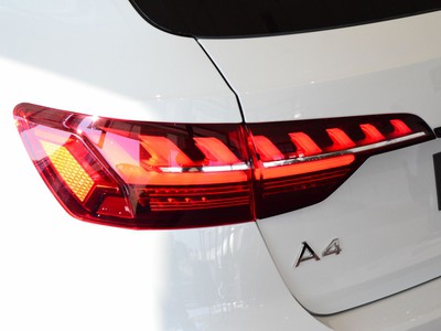 Audi A4 avant 40 2.0 tdi mhev s line edition quattro 204cv s-tronic - 14