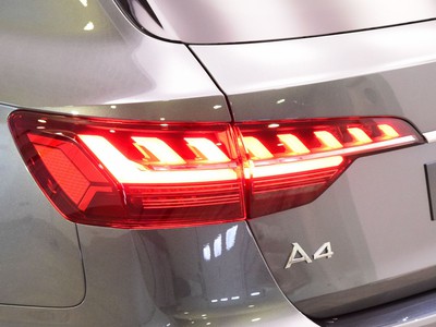 Audi A4 avant 35 2.0 tdi mhev s line edition 163cv s-tronic - 13