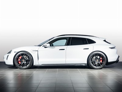 Porsche Taycan GTS Sport Turismo - 2