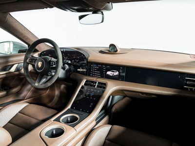 Porsche Taycan GTS Sport Turismo - 4