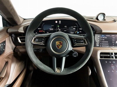 Porsche Taycan GTS Sport Turismo - 8