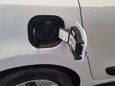 Renault Twingo Streetfighter V4 S my23 - 10