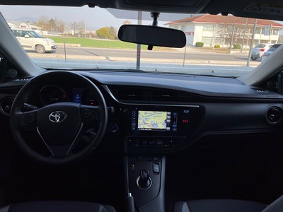 Toyota Auris 1.8h active cvt - 9