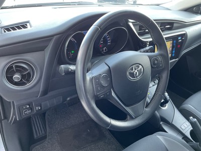 Toyota Auris 1.8h active cvt - 12