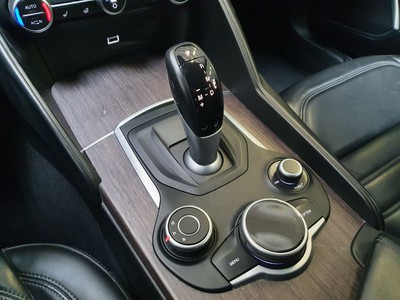 Alfa Romeo Giulia 2.2 t veloce q4 210cv awd auto - 17