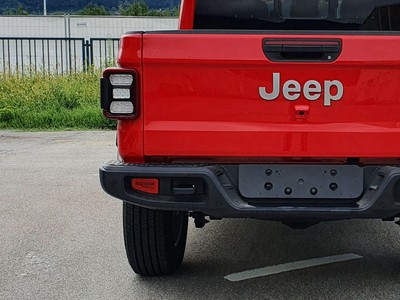 Jeep Gladiator 3.0 v6 overland 4wd auto - 18