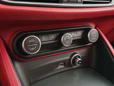 Alfa Romeo Stelvio 2.0 t sprint q4 200cv auto - 10