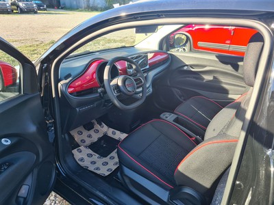 Fiat 500 500e (red) - 5