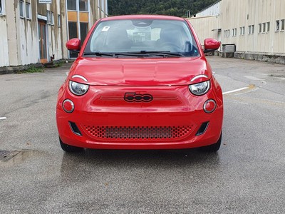 Fiat 500 500e (red) - 6