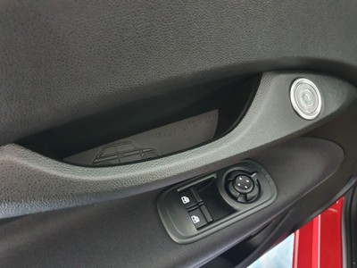 Fiat 500 500e (red) - 15