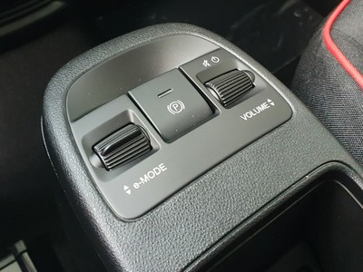 Fiat 500 500e (red) - 16