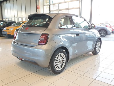Fiat 500 500e (red) - 4