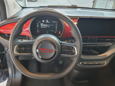 Fiat 500 500e (red) - 10