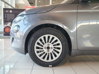 Fiat 500 500e (red) - 21