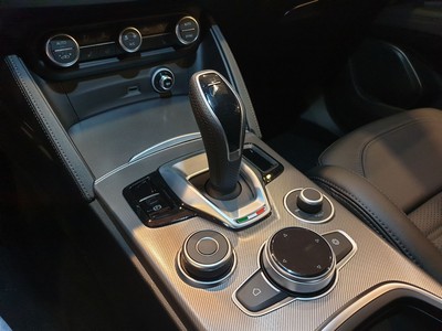Alfa Romeo Stelvio 2.2 t veloce q4 210cv auto - 10
