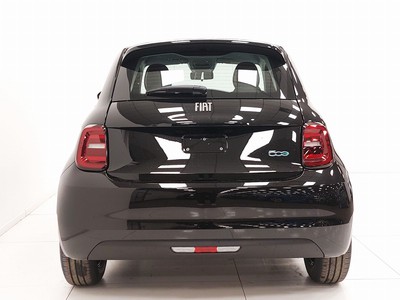 Fiat 500 500e action - 3