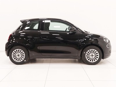 Fiat 500 500e action - 5