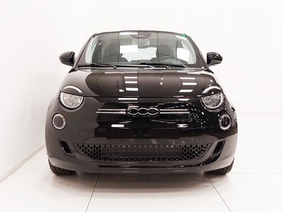 Fiat 500 500e action - 6