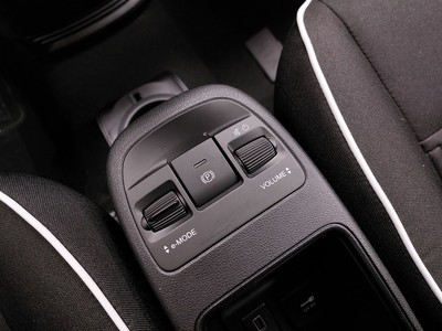 Fiat 500 500e action - 14
