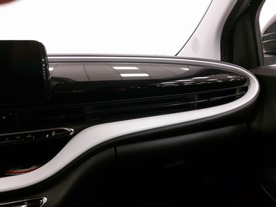 Fiat 500 500e action - 19