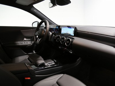 Mercedes-Benz Classe A 180 d sport auto - 9