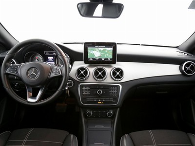 Mercedes-Benz CLA shooting brake 200 d sport night auto - 10