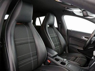 Mercedes-Benz CLA shooting brake 200 d sport night auto - 13