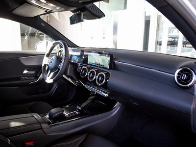 Mercedes-Benz Classe A 180 d sport auto - 9