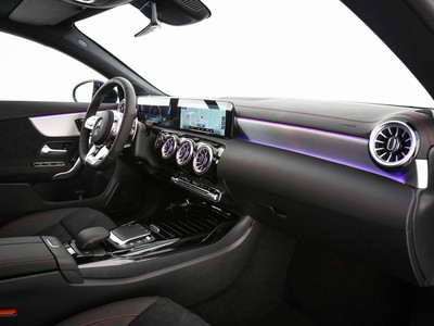 AMG CLA shooting brake 35 amg 4matic auto - 11