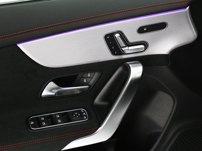 AMG CLA shooting brake 35 amg 4matic auto - 19